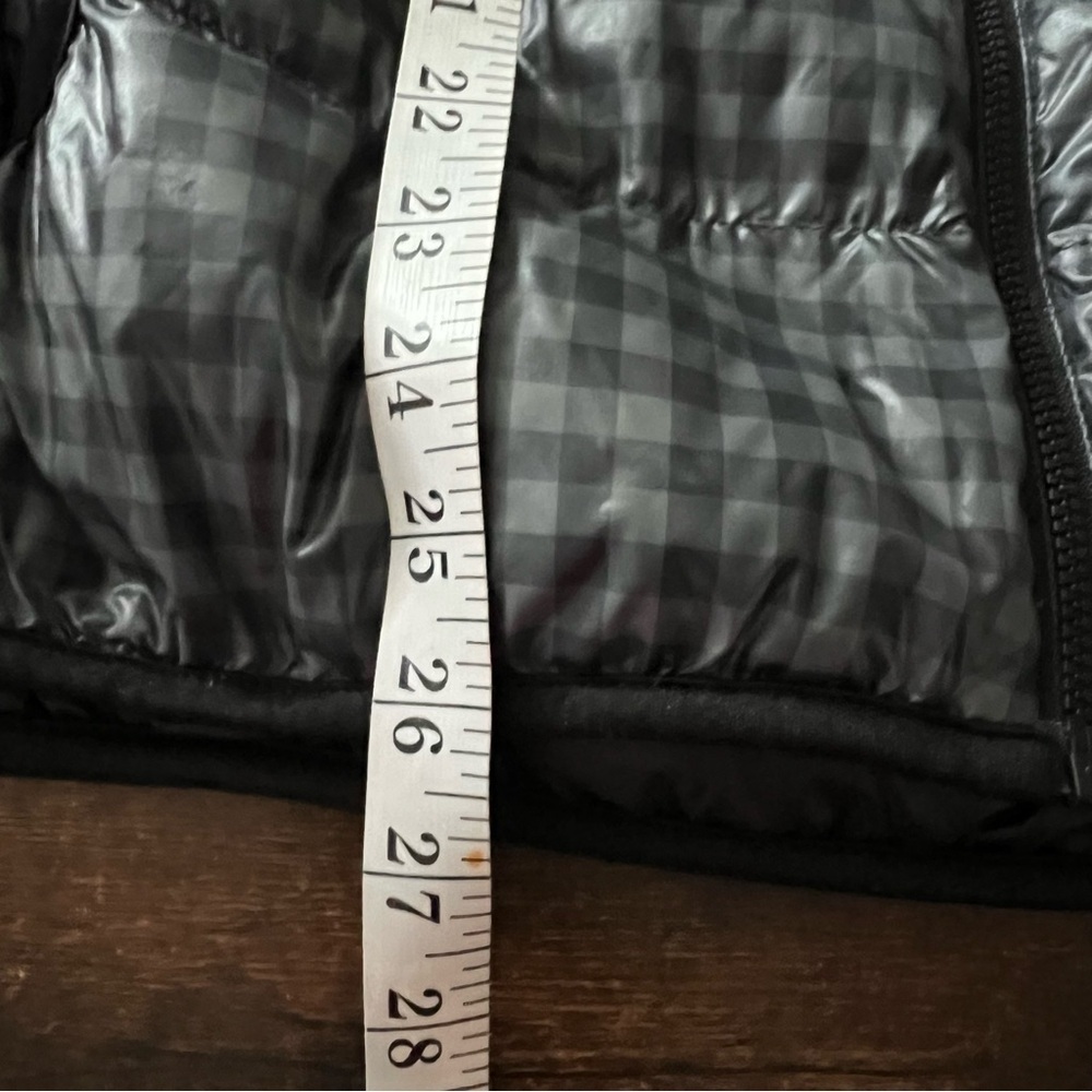 Uniqlo Women’s ULTRA LIGHT DOWN Hooded VEST Size Large Grey Black Checkered - Picture 9 of 10